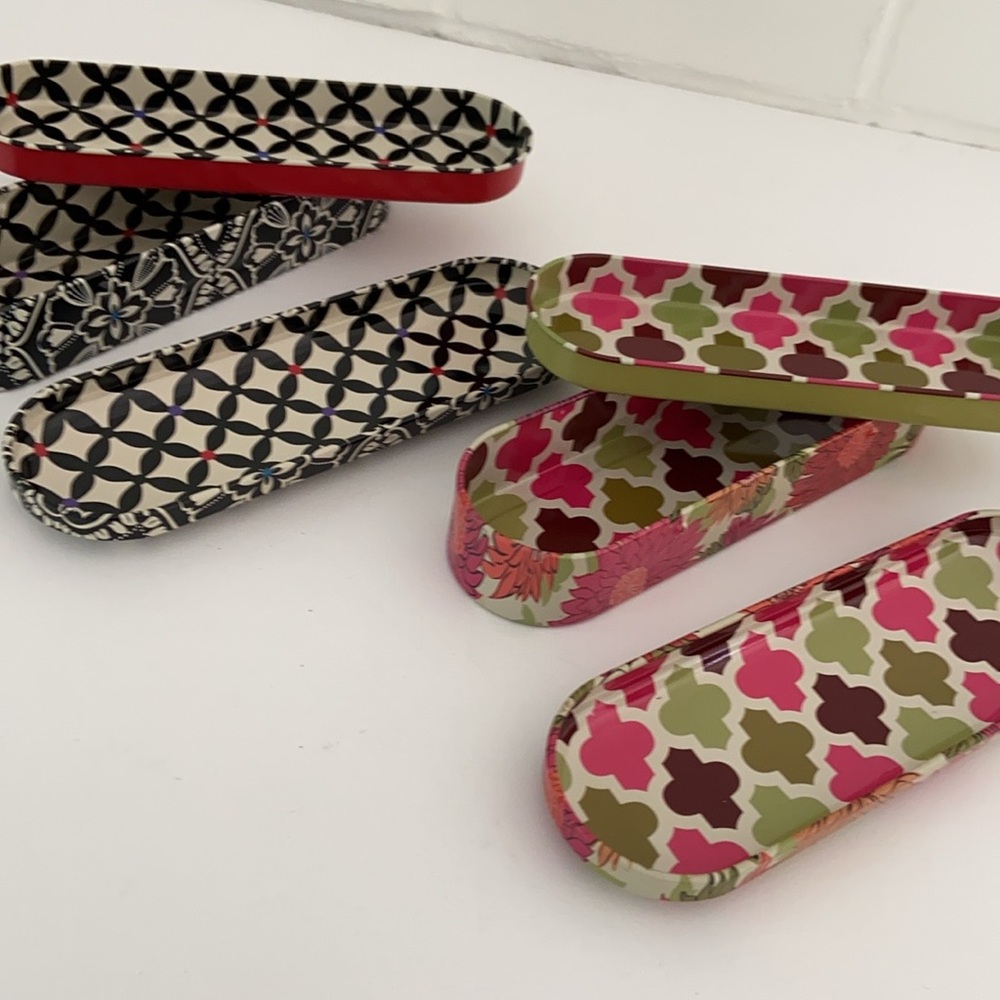 Set - Classic Vera Bradley Tin Pencil/Brush Case - Picture 5 of 10